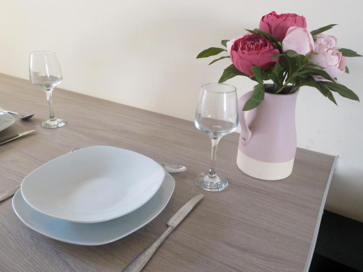 Entire 2 Bed Ground Floor Apartment Central But Quiet Newmarket  Εξωτερικό φωτογραφία