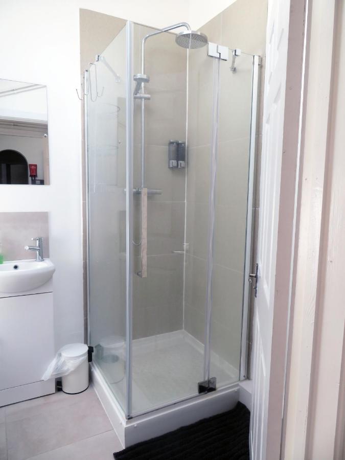 Entire 2 Bed Ground Floor Apartment Central But Quiet Newmarket  Εξωτερικό φωτογραφία