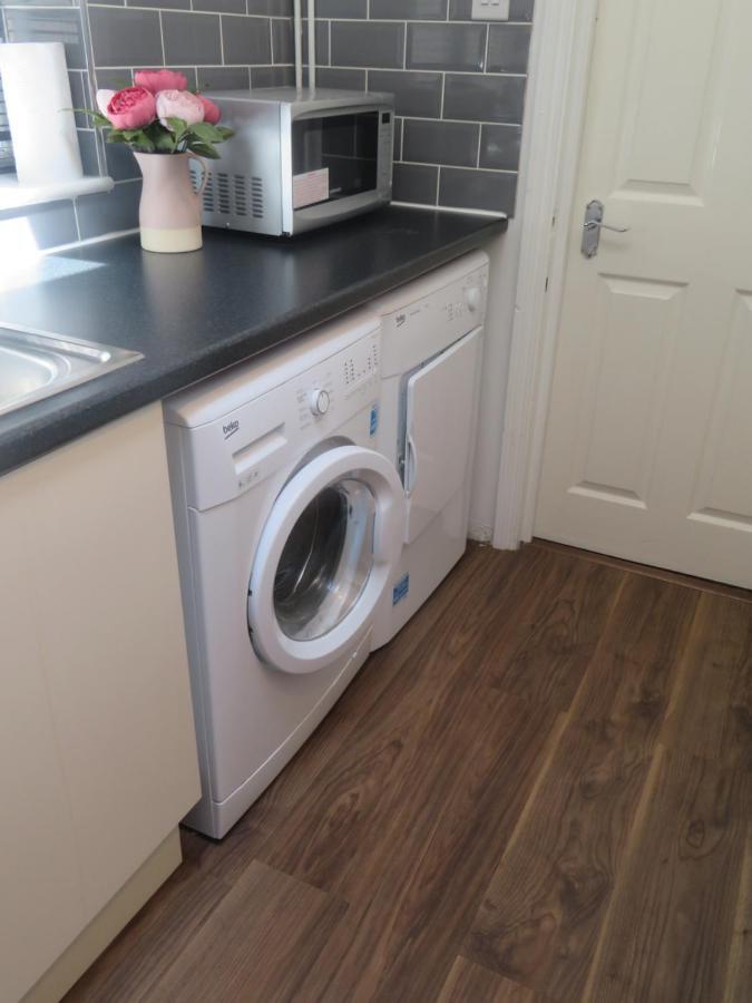 Entire 2 Bed Ground Floor Apartment Central But Quiet Newmarket  Εξωτερικό φωτογραφία