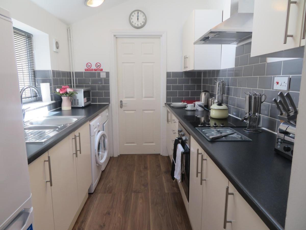 Entire 2 Bed Ground Floor Apartment Central But Quiet Newmarket  Εξωτερικό φωτογραφία